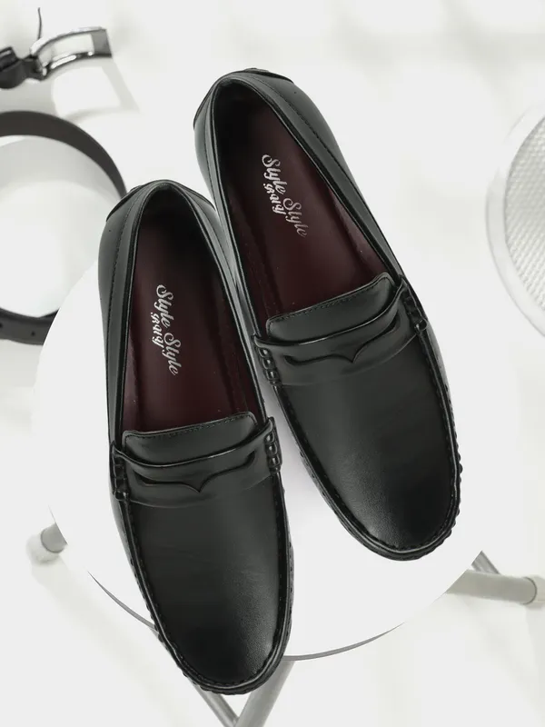 Black_Synthetic_Leather_Loafers_for_Men