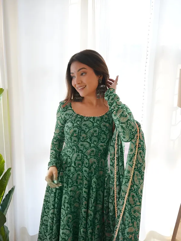 Green_Elegant_Georgette_Printed_Kurti_With_Attached_Dupatta