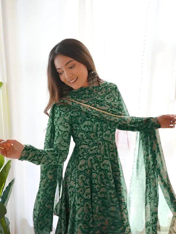 Green_Elegant_Georgette_Printed_Kurti_With_Attached_Dupatta