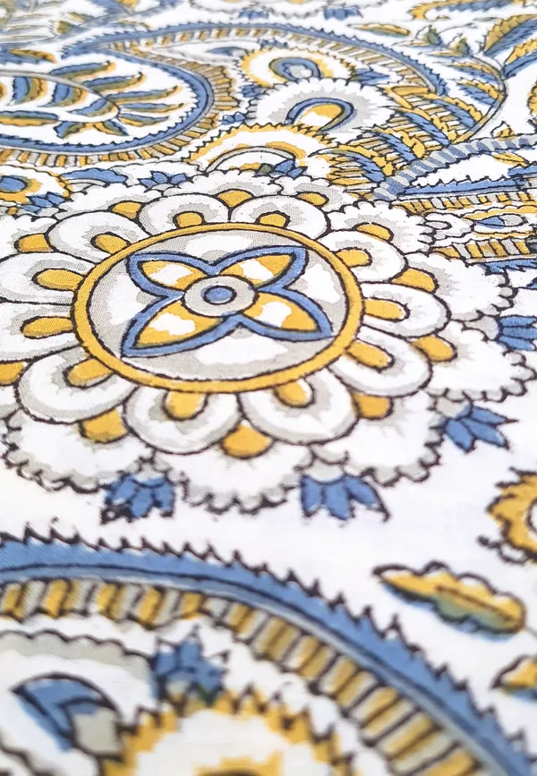 Bagru_Print_Multicolor_Floral_Print_Cotton_Cambric_Fabric