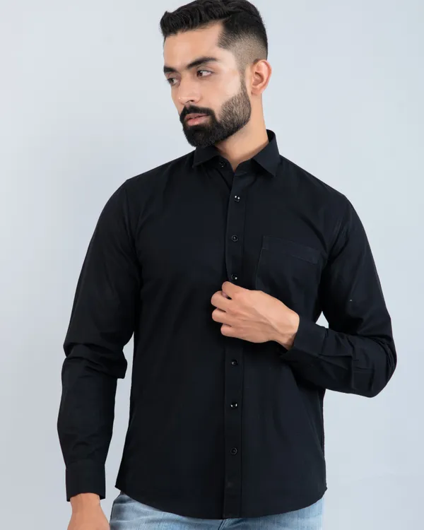 Classic_Men's_Black_Pure_Cotton_Casual_Shirt_in_Smart_Fit_with_Spread_Collar