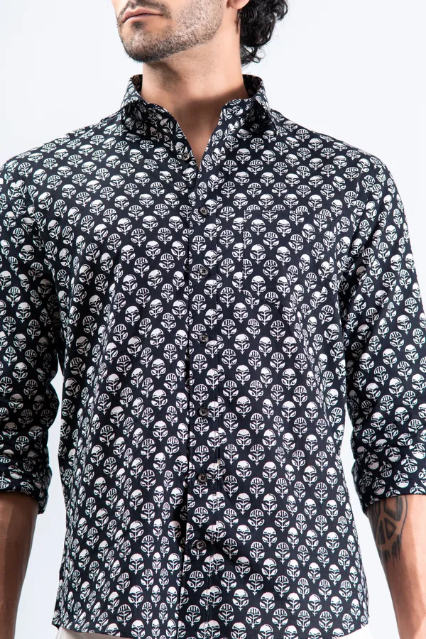 Black_&_White_Cotton_Full_Sleeve_Shirt_Relax_Fit_Floral_Print_Lightweight_&_Fashionable_Shirt