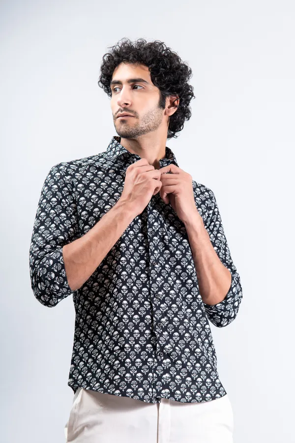 Black_&_White_Cotton_Full_Sleeve_Shirt_Relax_Fit_Floral_Print_Lightweight_&_Fashionable_Shirt