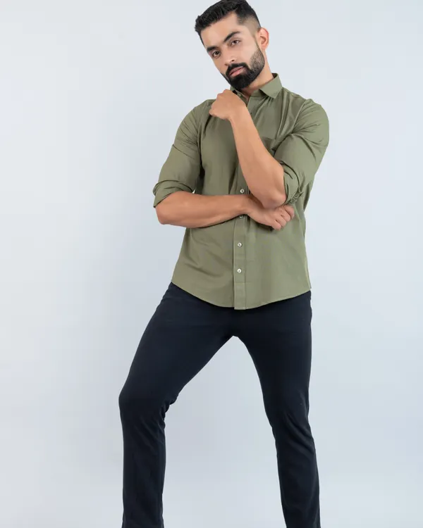 Pure_Cotton_Men's_Military_Green_Casual_Shirt_Regular_Fit_with_Spread_Collar