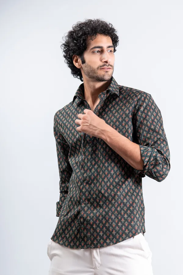 Multicolor_Cotton_Regular_Fit_Small_Floral_Print_Fullsleeves_Shirt_With_Spread_Collar
