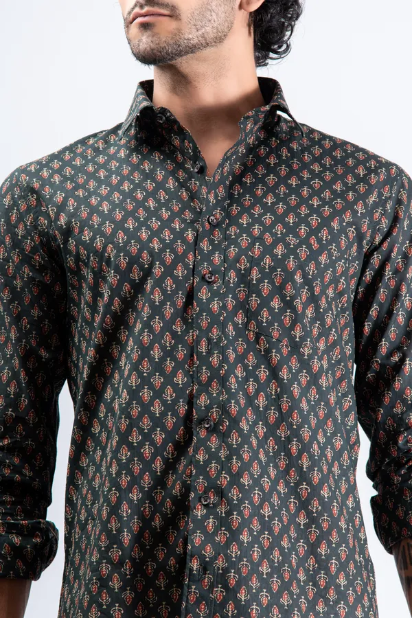 Multicolor_Cotton_Regular_Fit_Small_Floral_Print_Fullsleeves_Shirt_With_Spread_Collar