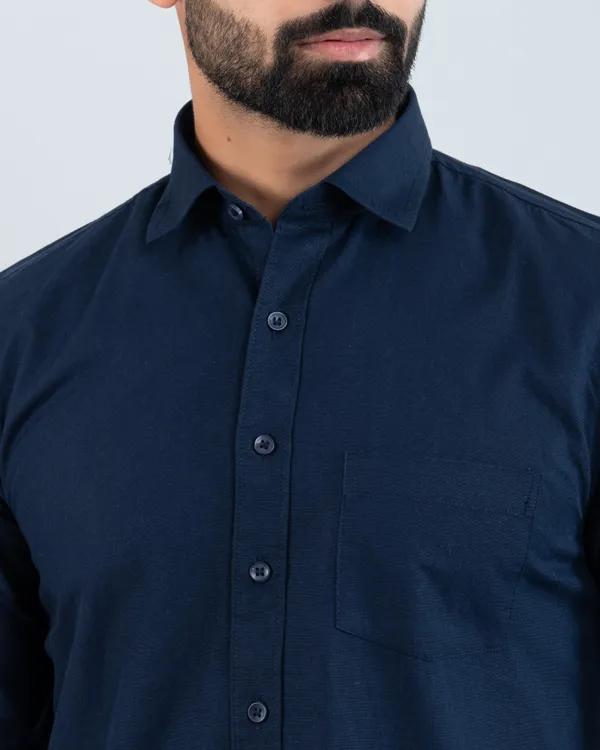 Modern_Classic_Navy_Blue_Pure_Cotton_Casual_Shirt_with_Curved_Hemline_and_Spread_Collar