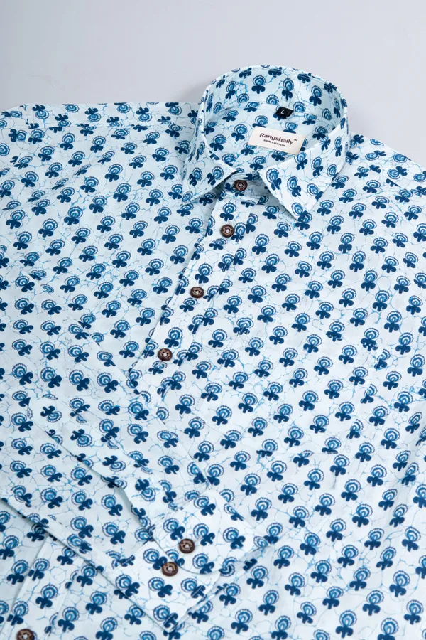 Blue_&_White_Regular_Fit_Floral_Print_Fullsleeves_Soft_Cotton_Shirt_With_Spread_Collar