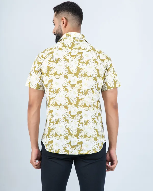 Breezy_Big_Green_Floral_Print_Regular_Fit_Casual_Cotton_Shirt_with_Spead_Collar