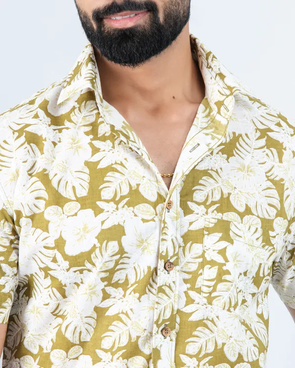 Breezy_Big_Green_Floral_Print_Regular_Fit_Casual_Cotton_Shirt_with_Spead_Collar