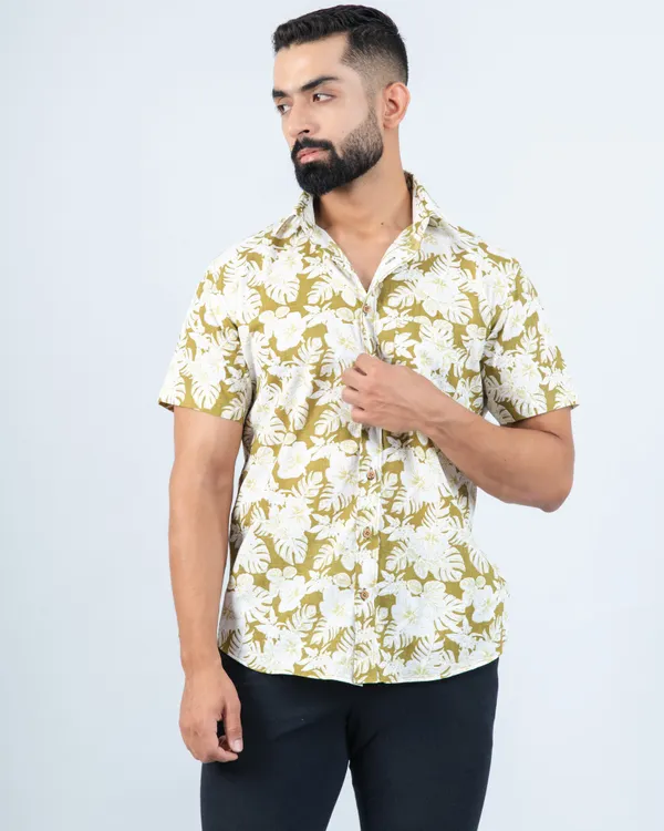 Breezy_Big_Green_Floral_Print_Regular_Fit_Casual_Cotton_Shirt_with_Spead_Collar