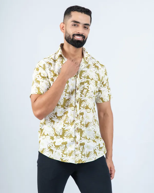 Breezy_Big_Green_Floral_Print_Regular_Fit_Casual_Cotton_Shirt_with_Spead_Collar