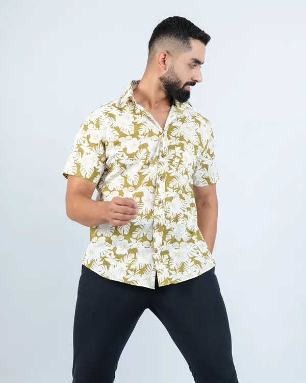 Breezy_Big_Green_Floral_Print_Regular_Fit_Casual_Cotton_Shirt_with_Spead_Collar