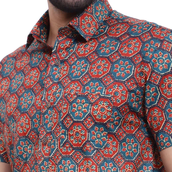 Maroon_Half_Sleeve_Cotton_Shirt_Relaxed_Fit_Geometric_Print_With_Stylish_Spread_Collar