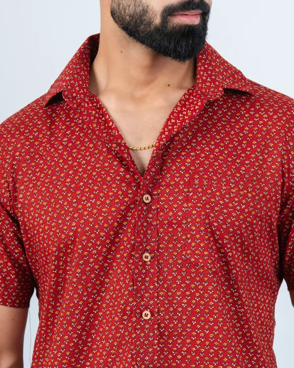 Red_Small_Floral_Print_Soft_Cotton_Regular_Fit_Casual_Shirt