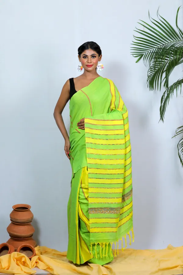 Light_Green_Printed_Full_Sleeve_1Pic_Women'S_Saree_And_1Pic_Men'S_Kurta_For_Couple