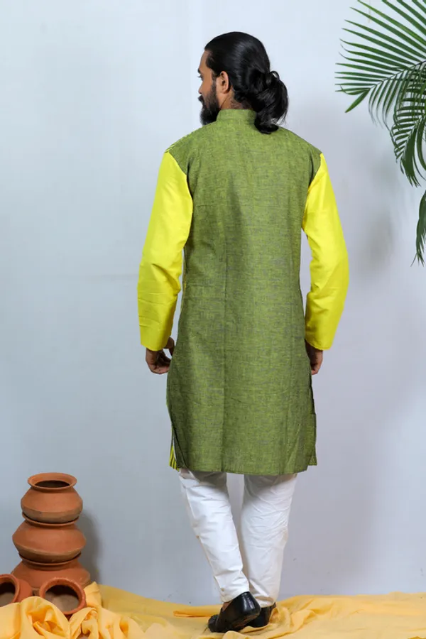 Dark_Green_Printed_Full_Sleeve_1Pic_Women'S_Saree_And_1Pic_Men'S_Kurta_For_Couple