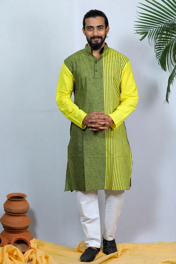 Dark_Green_Printed_Full_Sleeve_1Pic_Women'S_Saree_And_1Pic_Men'S_Kurta_For_Couple