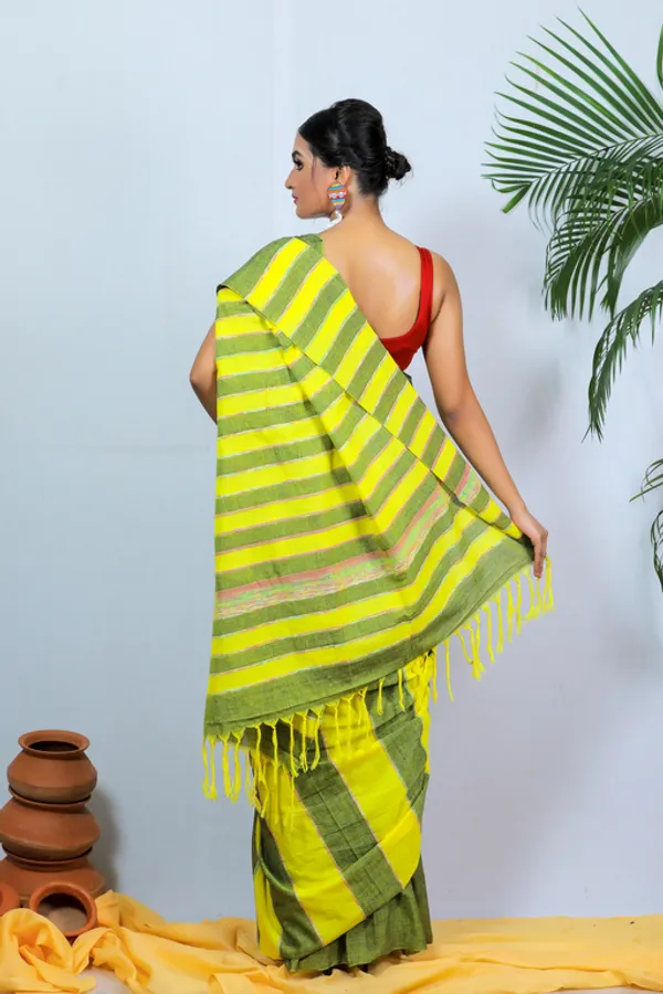 Dark_Green_Printed_Full_Sleeve_1Pic_Women'S_Saree_And_1Pic_Men'S_Kurta_For_Couple