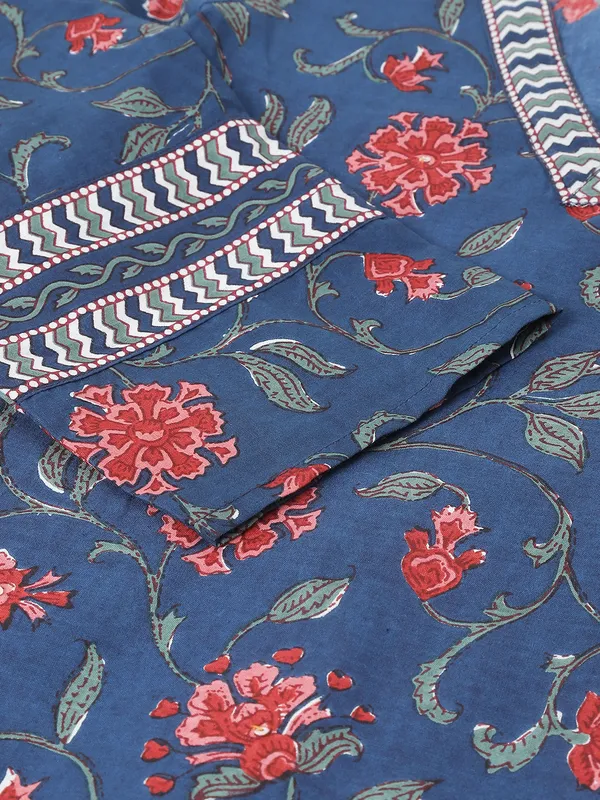 Blue_digital_Floral_Printed_Cotton_Kurta