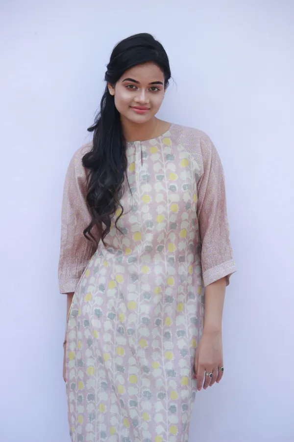 Pink_Chanderi_Raglan_Sleeves_pink_tuck_detailing_Kurta