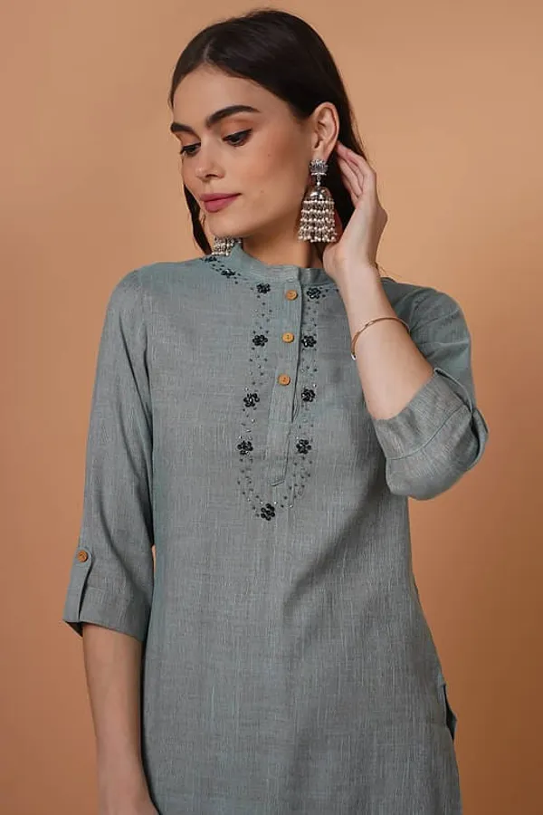Grey_Linen_Hand_Embellishment_Kurta