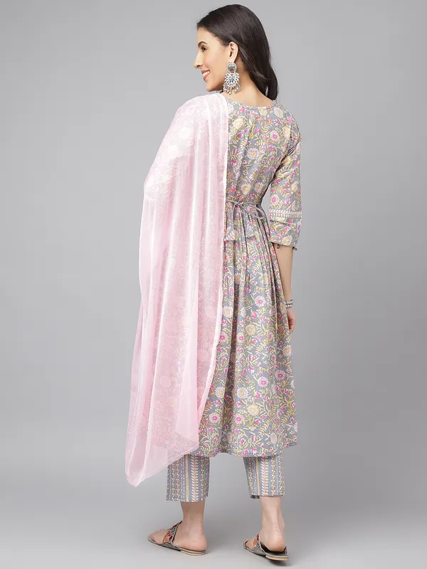 Grey_Floral_Kurta_Set_(Set_Of_3)