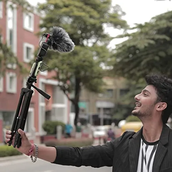 CLGD_Vlogging_Kit_for_Video_Making_with_Bluetooth_Remote,_Mic,_Mini_Tripod_Stand,_LED_Light_&_Phone_Holder_Clip