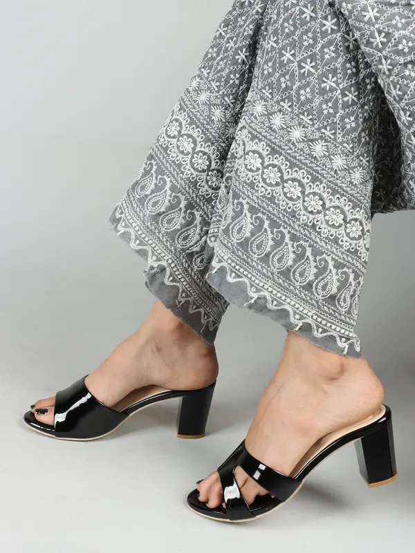 Black_Women_Sleek_Block_heels_sandals