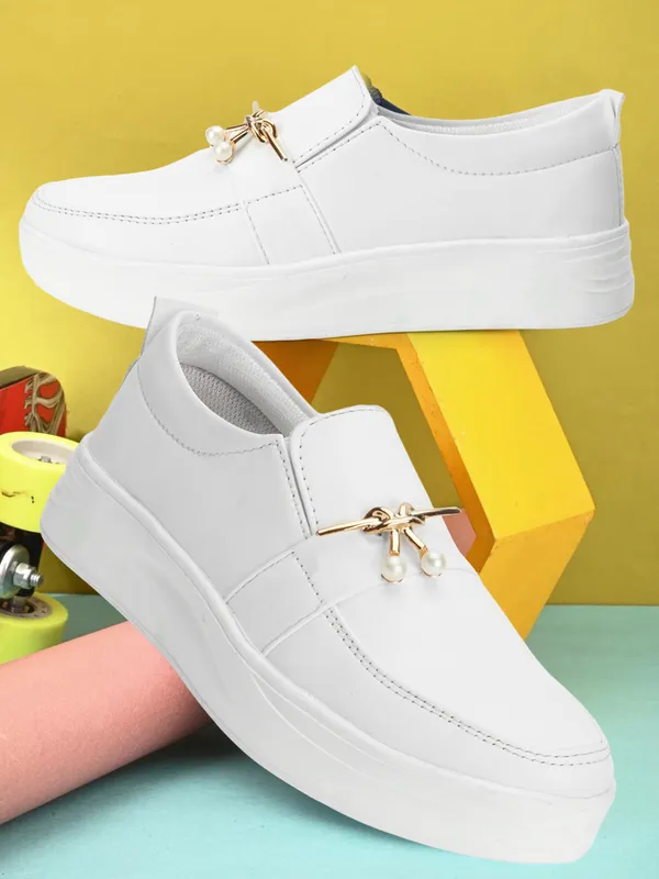 White_women_synthetic_leather_embellished_loafer_moccasins