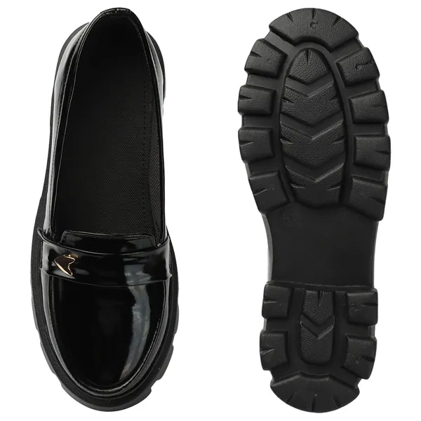 Black_women_synthetic_patent_leather_Chunky_loafer_moccasins