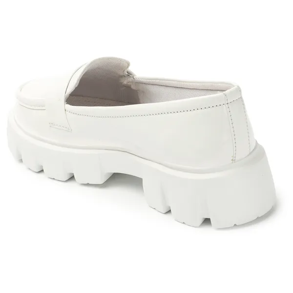 White_women_synthetic_patent_leather_Chunky_loafer_moccasins