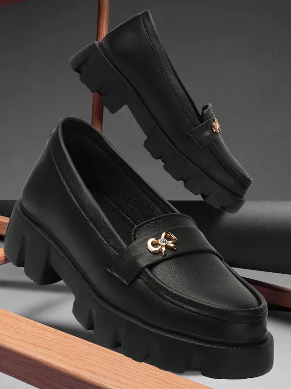 Black_women_synthetic_leather_Chunky_loafer_moccasins