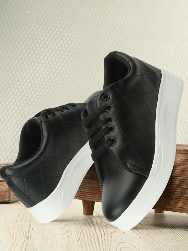 Black_women_synthetic_stitch_details_flatform_lace_up_sneakers