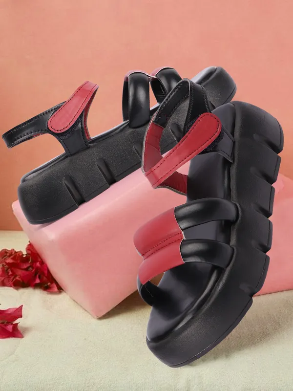 Black_women_valcro_strap_colorblocked_platfrom_sandals