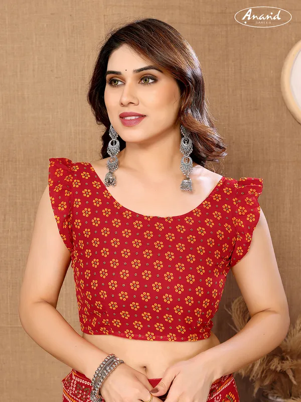 Striped,_Paisley,_Printed_Bollywood_Georgette_Saree_(Yellow)