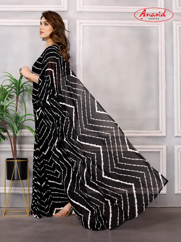 Floral_Print_Bollywood_Georgette_Saree_(Black)