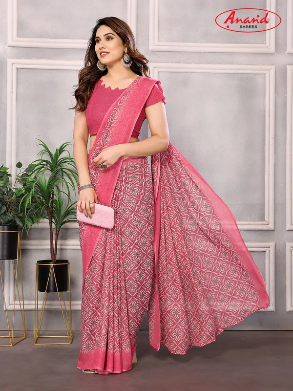 Paisley,_Printed_Bollywood_Georgette_Saree_(Pink)