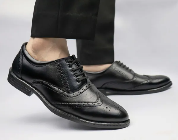 Black_Leather_Hand_Crafted_Formal_Brogues_For_Men