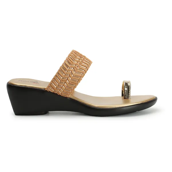 Embellished_Ethnic_Wedge_Heels_(Gold)