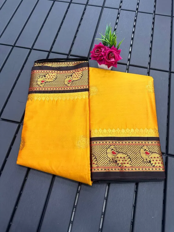 Black_Aquiliq_Woven_Handloom_Cotton_Blend_Saree