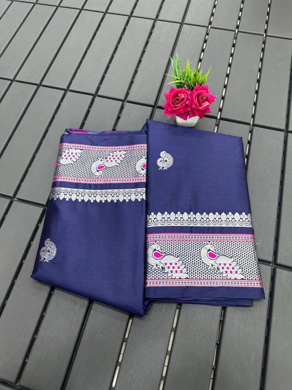 Black_Aquiliq_Woven_Handloom_Cotton_Blend_Saree