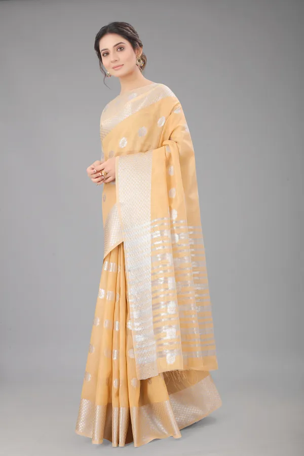 Chiku_Pure_Soft_Linen_Saree_With_Silver_Zari_Butta