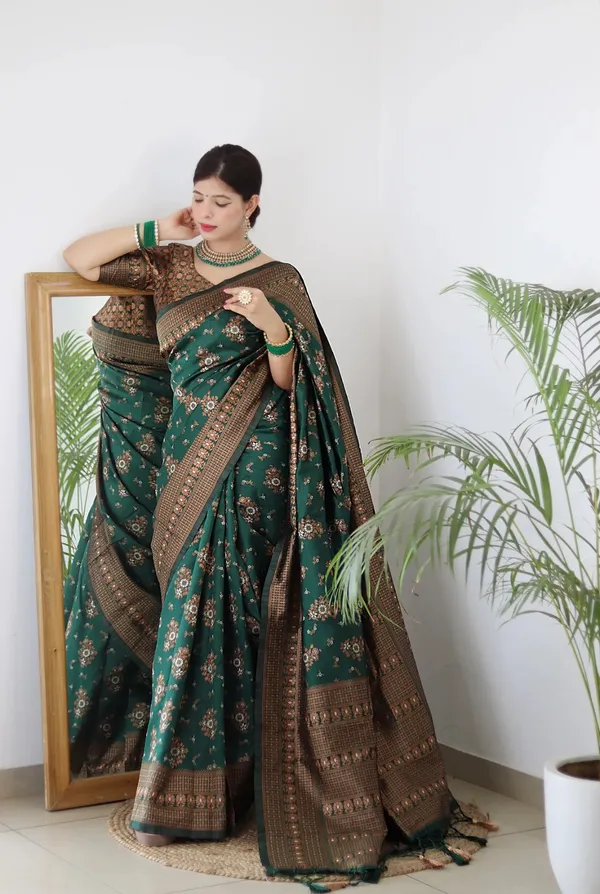 Green_Pure_Soft_Silk_Saree_With_Twirling_Blouse_Piece