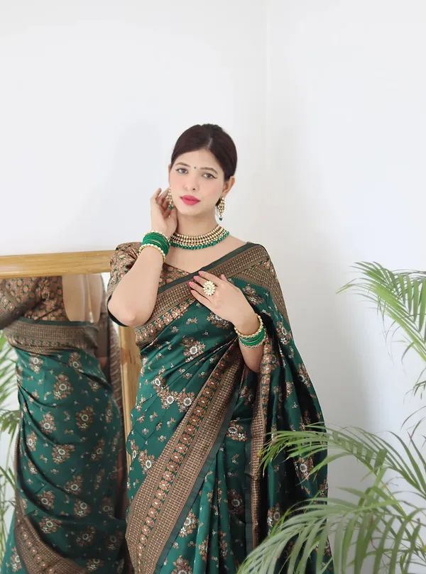 Green_Pure_Soft_Silk_Saree_With_Twirling_Blouse_Piece