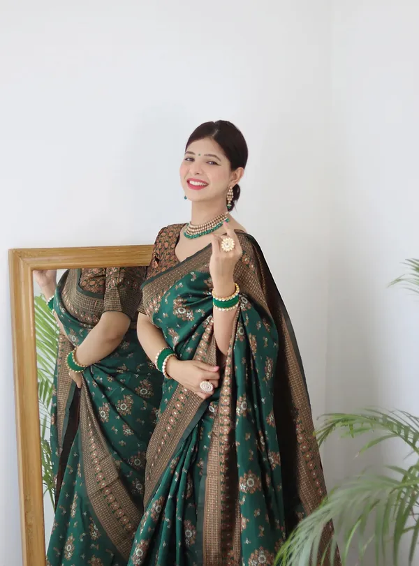 Green_Pure_Soft_Silk_Saree_With_Twirling_Blouse_Piece