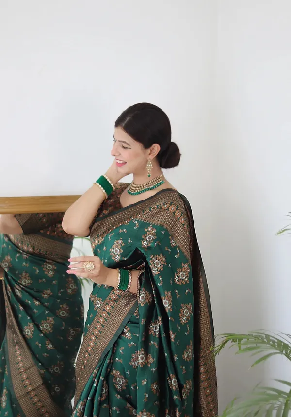 Green_Pure_Soft_Silk_Saree_With_Twirling_Blouse_Piece