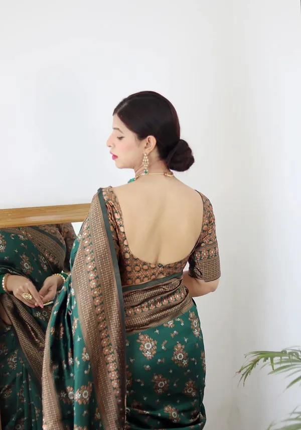 Green_Pure_Soft_Silk_Saree_With_Twirling_Blouse_Piece