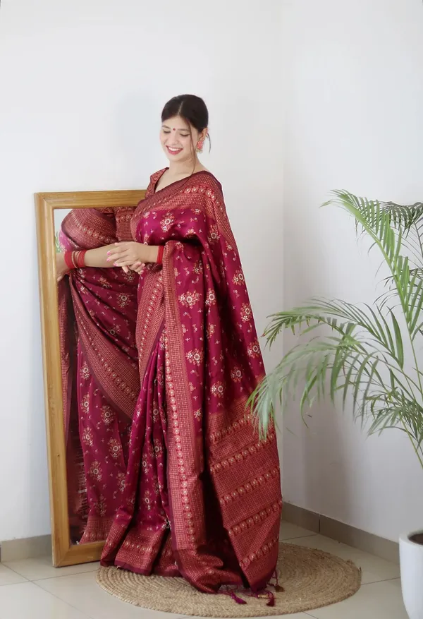 Maroon_Pure_Soft_Silk_Saree_With_Twirling_Blouse_Piece