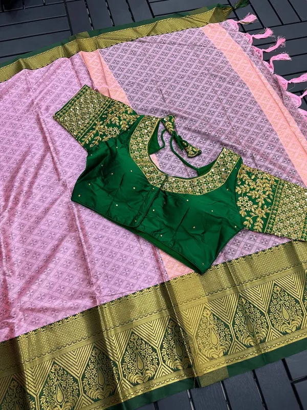 Baby-Pink-Green_Heavy_Aura_Rich_Cotton_Silk_Design_&_Contrast_Jequared_Weaving_Rich_Heavy_Border_With_Embroidred_Reddy_Made_Blouse